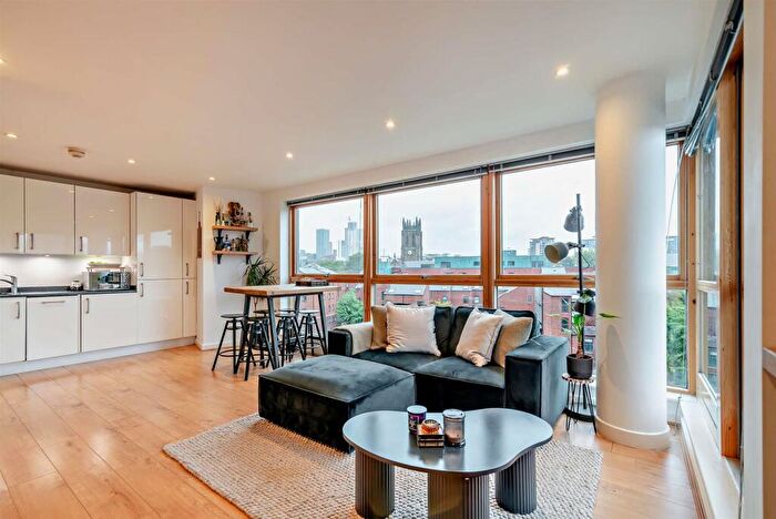2 Bedroom Apartment For Sale In Bowman Lane, Hunslet, LS10