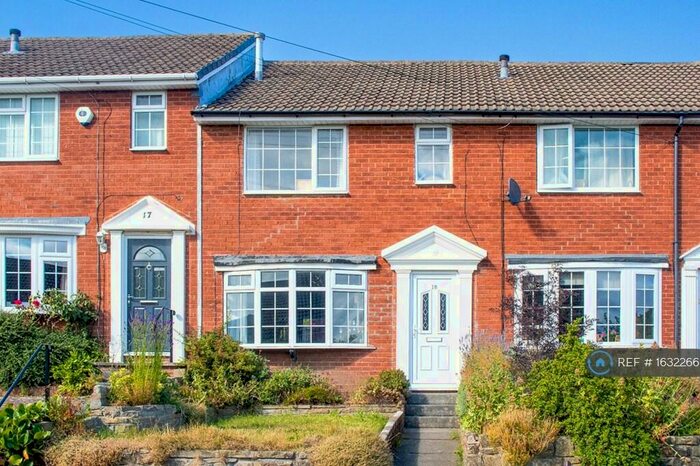 3 Bedroom Terraced House To Rent In South View, Horsforth, Leeds, LS18