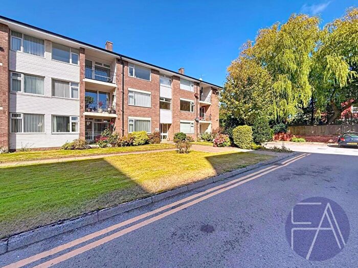 2 Bedroom Flat For Sale In Victoria Court, Southport, Merseyside, PR8