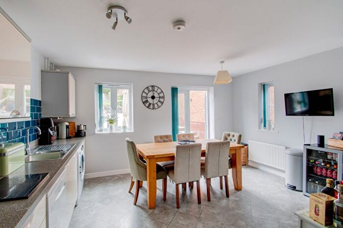 5 Bedroom Detached House To Rent In Dixon Close, Enfield, Redditch, Worcestershire, B97