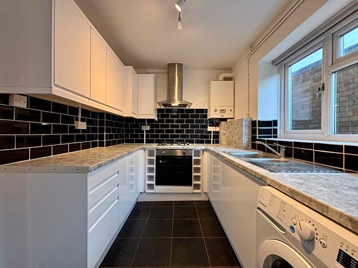 2 Bedroom Flat To Rent In Elmers End Road, London, SE20