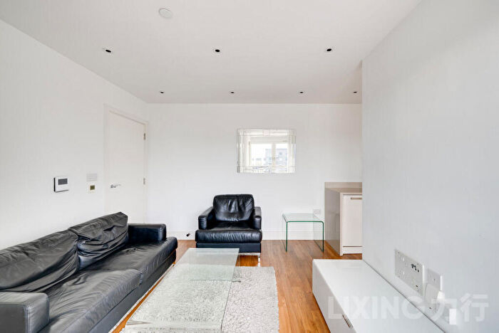 1 Bedroom Apartment For Sale In Queensland Road, Holloway, N7