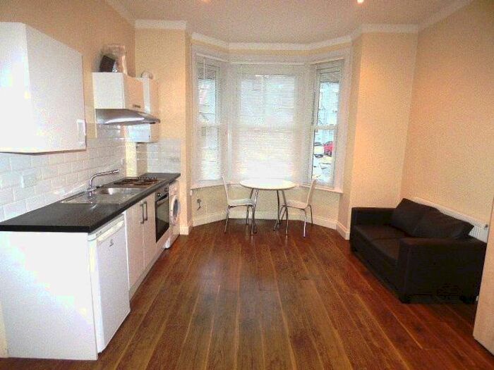 Studio To Rent In Coventry Road, Ilford, IG1
