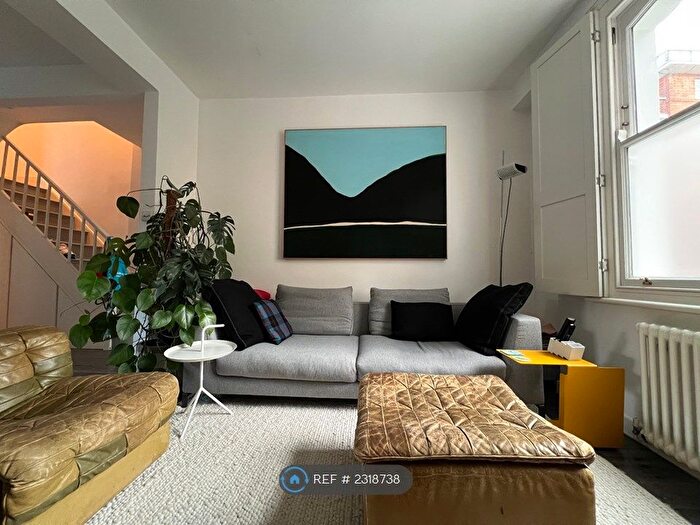 2 Bedroom Terraced House To Rent In Wellington Row, London, E2