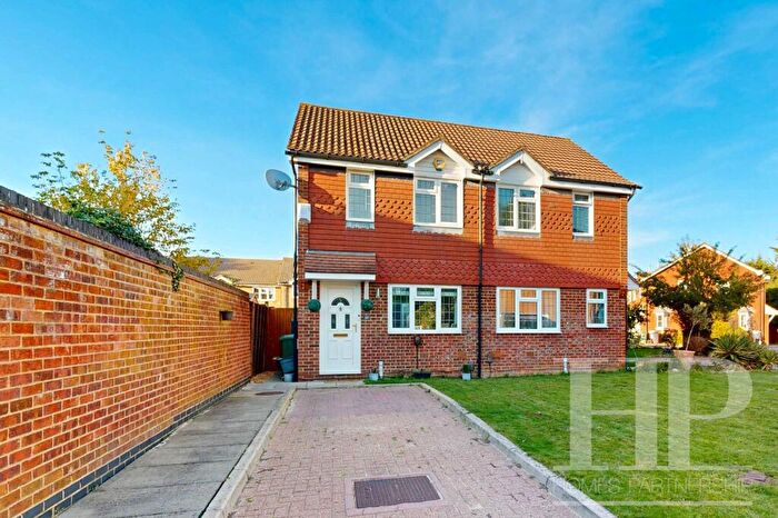 2 Bedroom Semi-Detached House For Sale In Staffords Place, Horley, RH6