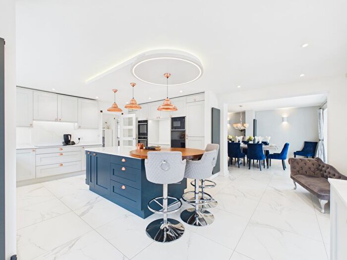 4 Bedroom Detached House For Sale In Hillside, Bridgwater, TA7
