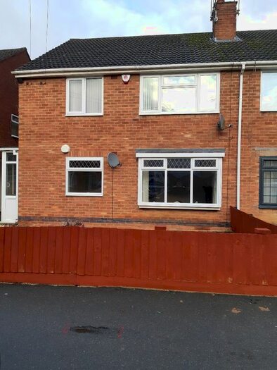 2 Bedroom Flat To Rent In Yarningale Road, Coventry, CV3