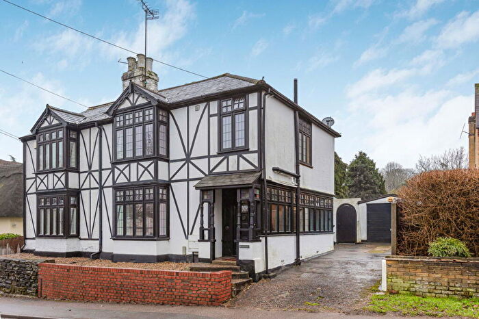 3 Bedroom Character Property For Sale In Harlow Road, Roydon, CM19