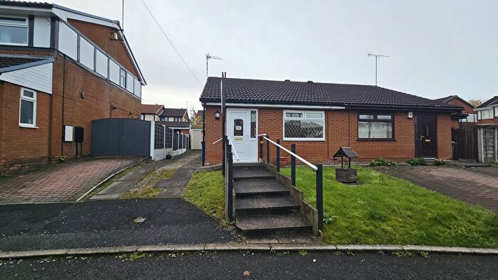2 Bedroom Semi Detached Bungalow To Rent In Botany Close, Heywood, OL10
