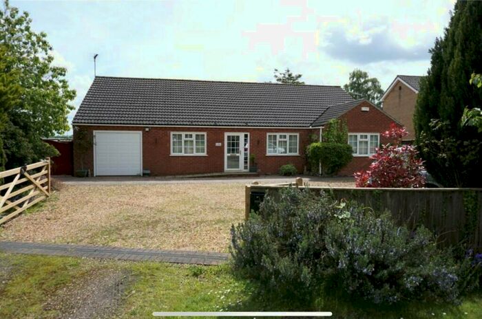 4 Bedroom Bungalow To Rent In Bridge Road, PE12