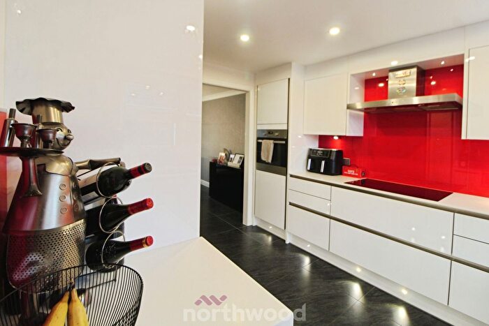 4 Bedroom Detached House For Sale In Wainscot Place, Skellow, Doncaster, DN6