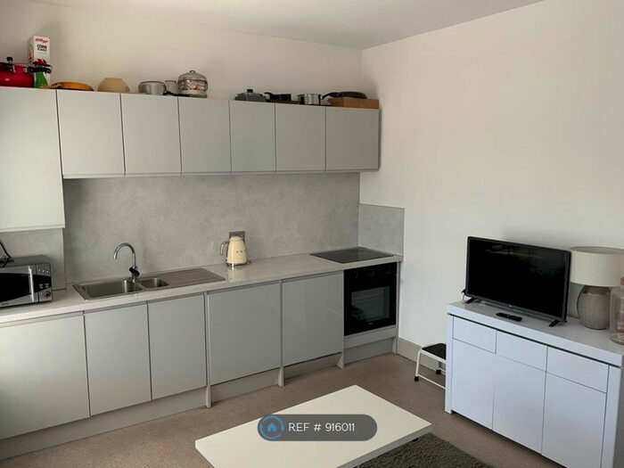 2 Bedroom Flat To Rent In Tootal Road, Salford, M5