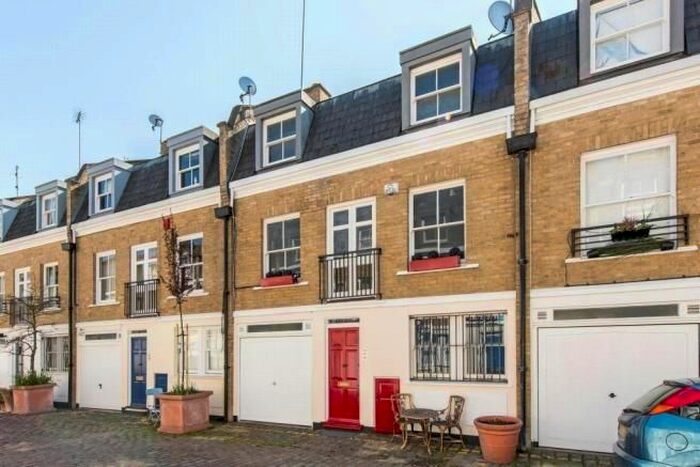 4 Bedroom Property To Rent In Gloucester Terrace, London, W2