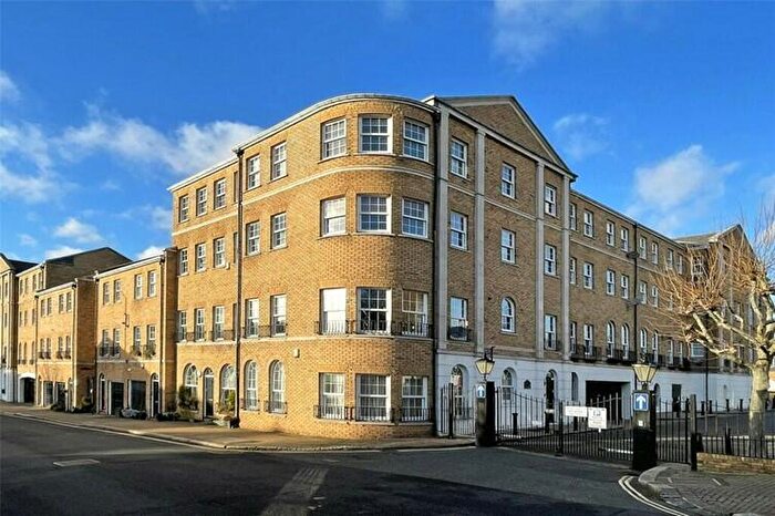 2 Bedroom Apartment To Rent In Elizabeth Square, Rotherhithe, London, SE16
