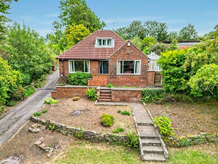 3 Bedroom Detached Bungalow For Sale In Knottingley Road, Pontefract, WF8