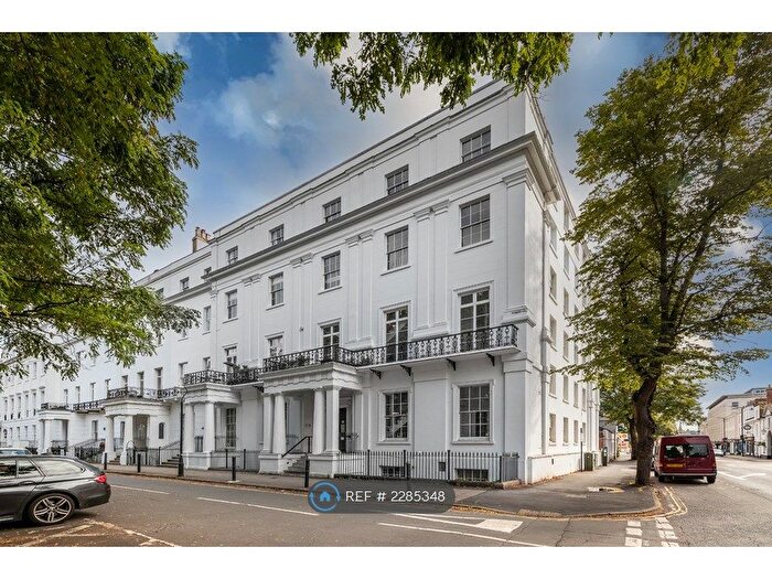 2 Bedroom Flat To Rent In Clarendon Square, Leamington Spa, CV32