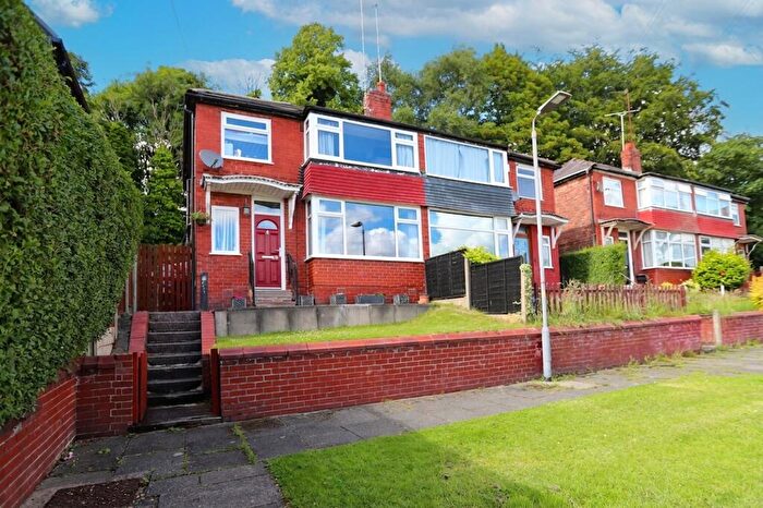 3 Bedroom Semi-Detached House For Sale In Sunningdale Drive, Prestwich, M25