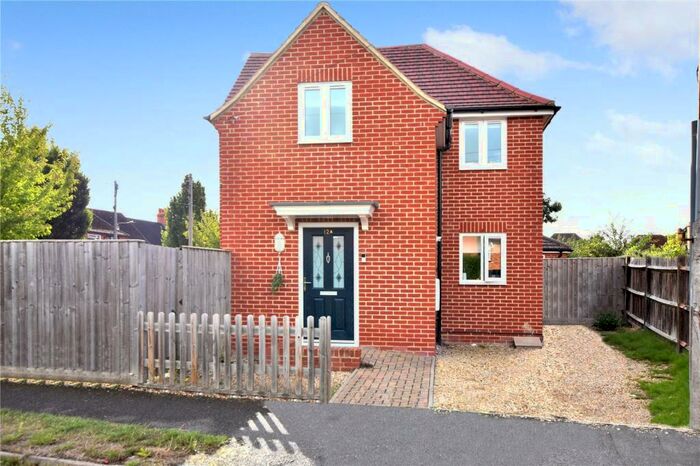 2 Bedroom Detached House To Rent In St Andrews Road, Didcot, Oxfordshire, OX11