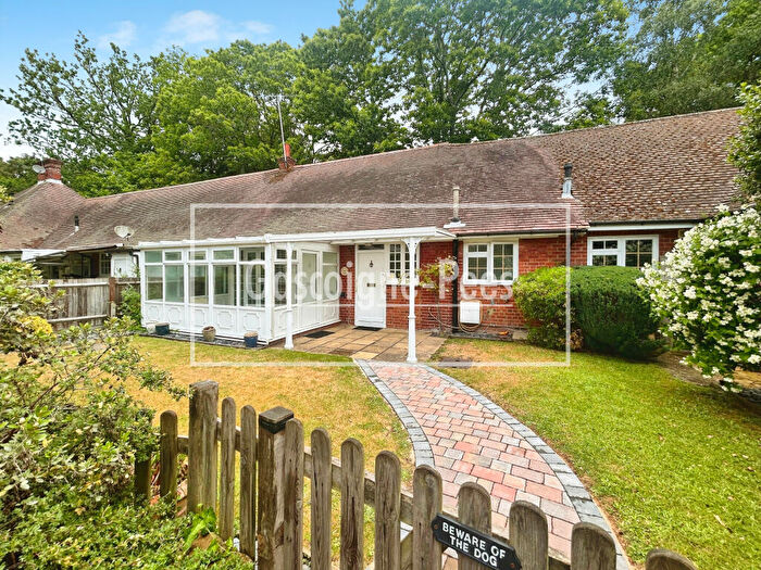 2 Bedroom Cottage To Rent In Victoria Hill Road, Fleet, GU51