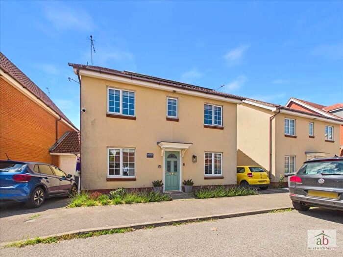 4 Bedroom Detached House For Sale In Spindler Close, Grange Farm, Kesgrave, IP5