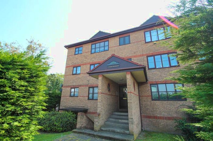 1 Bedroom Flat To Rent In Park View Road, Welling, Kent, DA16