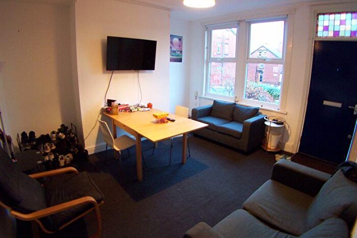 3 Bedroom Terraced House To Rent In Beechwood View, Burley, Leeds, LS4