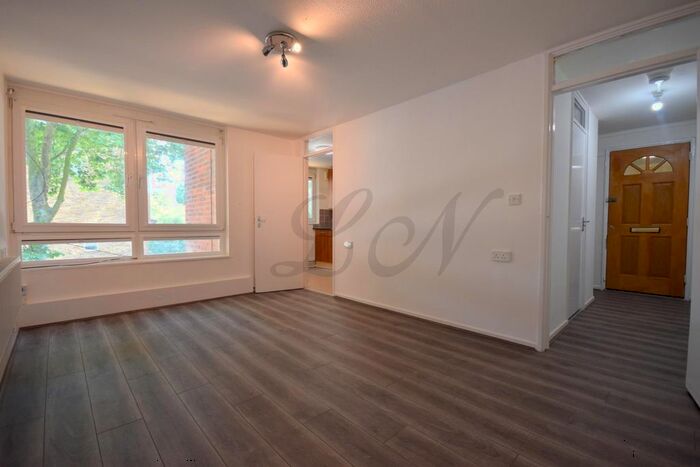 1 Bedroom Flat To Rent In Beachcroft Way, Archway, N19