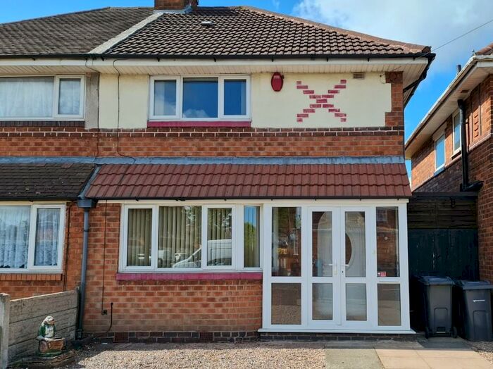 3 Bedroom Semi-Detached House To Rent In Dyas Road, Great Barr, Birmingham, B44