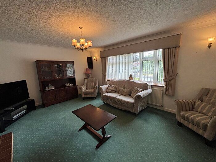 2 Bedroom Detached Bungalow For Sale In Foresters Close, Glenfield, Leicester, LE3