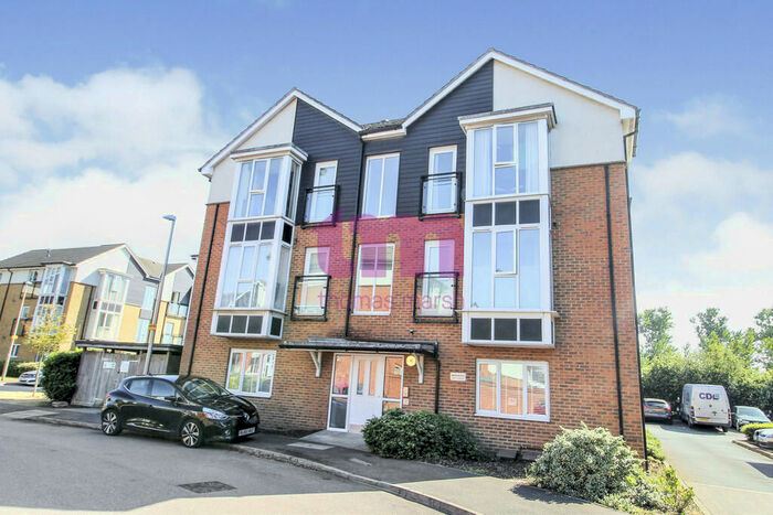 2 Bedroom Ground Flat To Rent In Bridgland Road, Purfleet, RM19