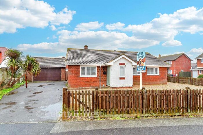 3 Bedroom Detached Bungalow For Sale In Farm Road, Bracklesham Bay, Chichester, West Sussex, PO20