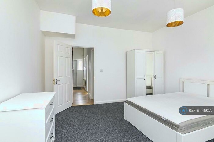 1 Bedroom Flat To Rent In Hazel Mews, London, N22