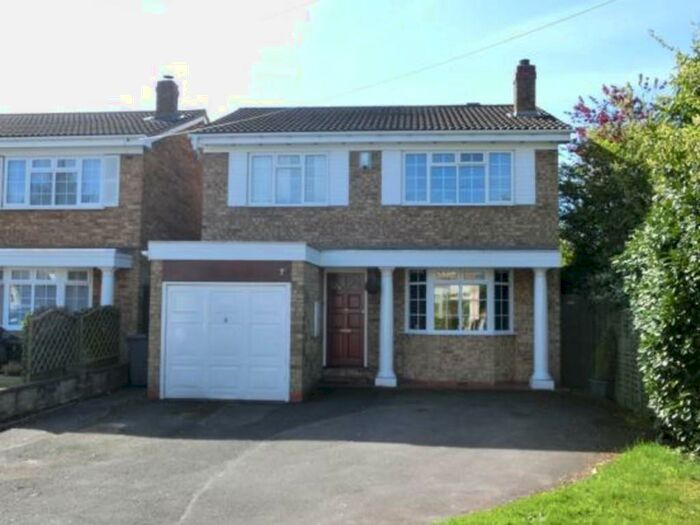 3 Bedroom Detached House To Rent In Lawford Grove, Shirley, B90