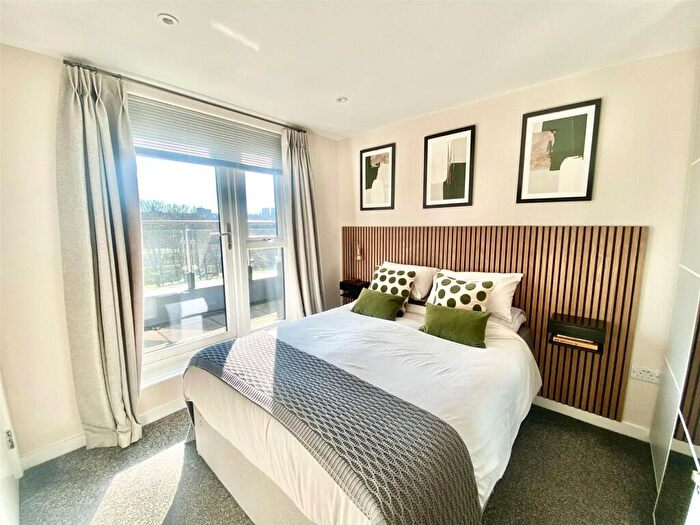 3 Bedroom Penthouse To Rent In Alexandra Park, Willow Road, Leeds, LS4