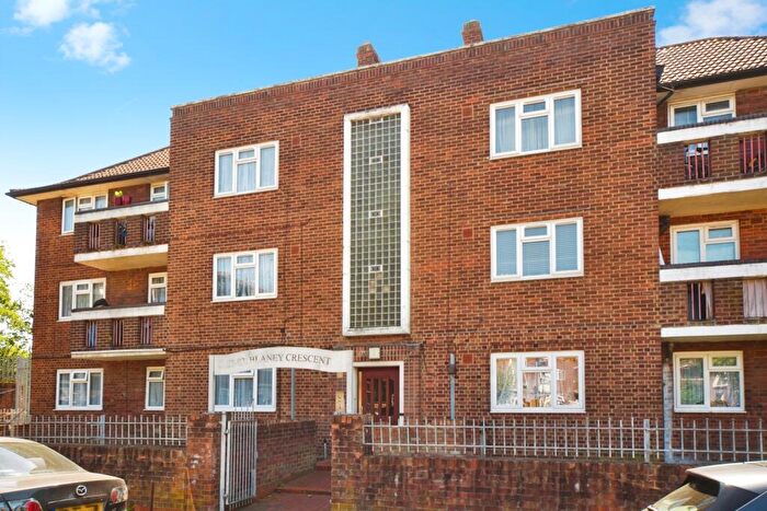 3 Bedroom Flat For Sale In Blaney Crescent, East Ham, London, E6