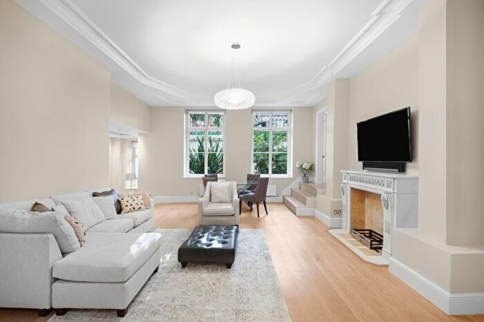 2 Bedroom Flat To Rent In Mansfield Street, Marylebone, London, W1G