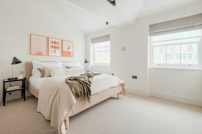 Studio To Rent In - Notting Hill Gate, London, W11