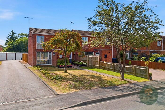 2 Bedroom End Of Terrace House For Sale In Bromford Way, Stratford-Upon-Avon, CV37