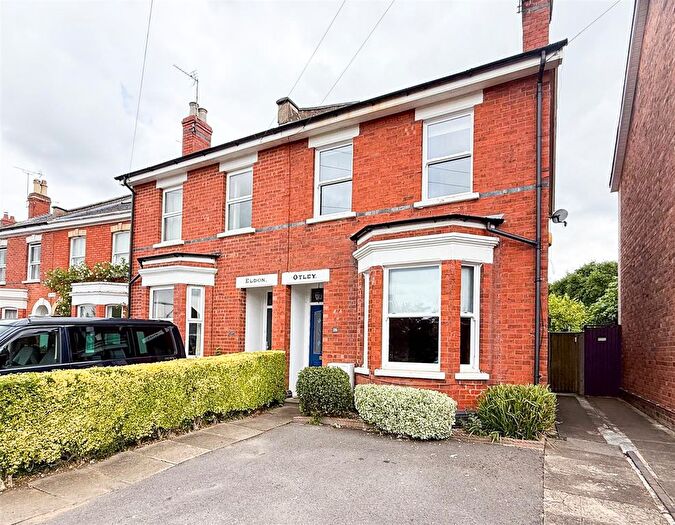 4 Bedroom Property To Rent In Leckhampton, Cheltenham, GL53