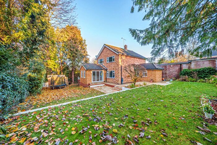 4 Bedroom Detached House For Sale In St. Johns Rise, St Johns, GU21