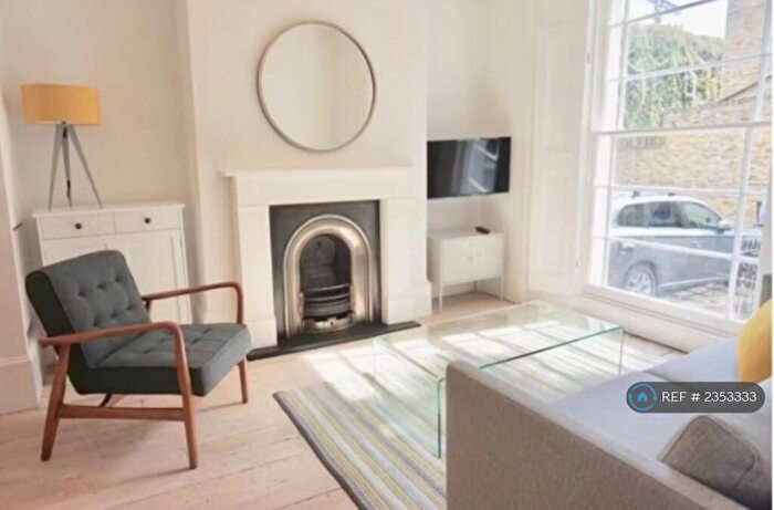 1 Bedroom Flat To Rent In Waterloo Terrace, London, N1