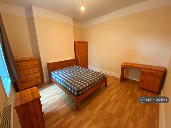 4 Bedroom Terraced House To Rent In Bevois Hill, Southampton, SO14