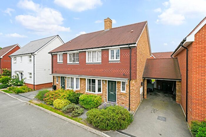 3 Bedroom Semi-Detached House For Sale In Seal Drive, Harrietsham, Maidstone, Kent, ME17