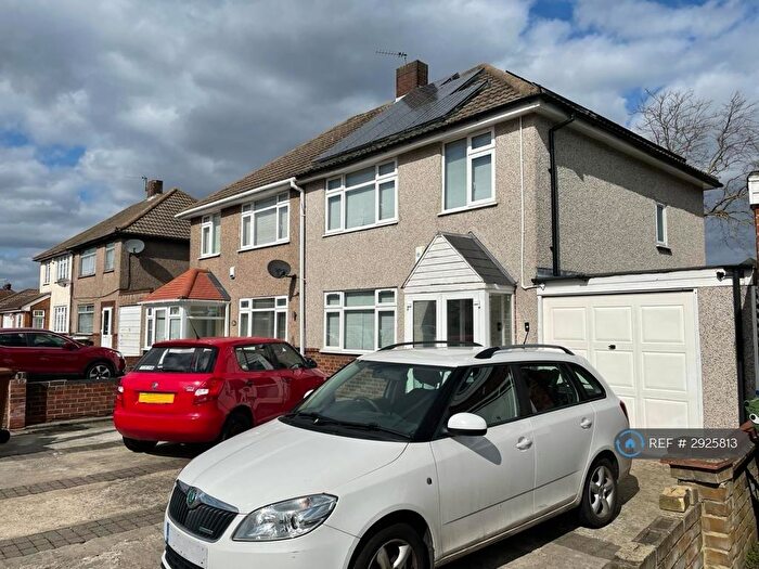 3 Bedroom Semi-Detached House To Rent In Long Lane, Bexleyheath, DA7