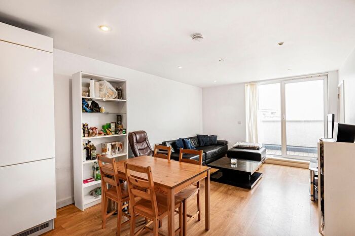 3 Bedroom Property For Sale In Ward Road, London, E15