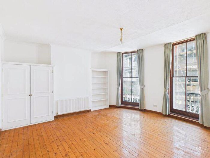 2 Bedroom Flat To Rent In Holland Road, Hove, BN3