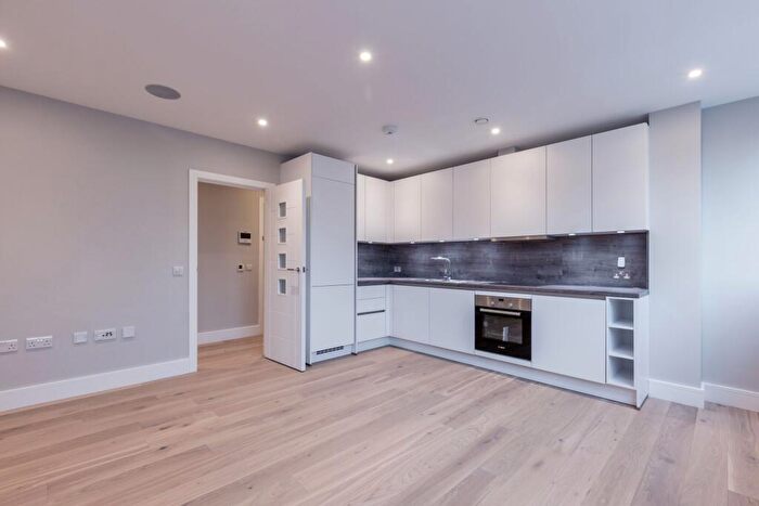 1 Bedroom Flat To Rent In Flat Sidcup House - Station Road, DA15