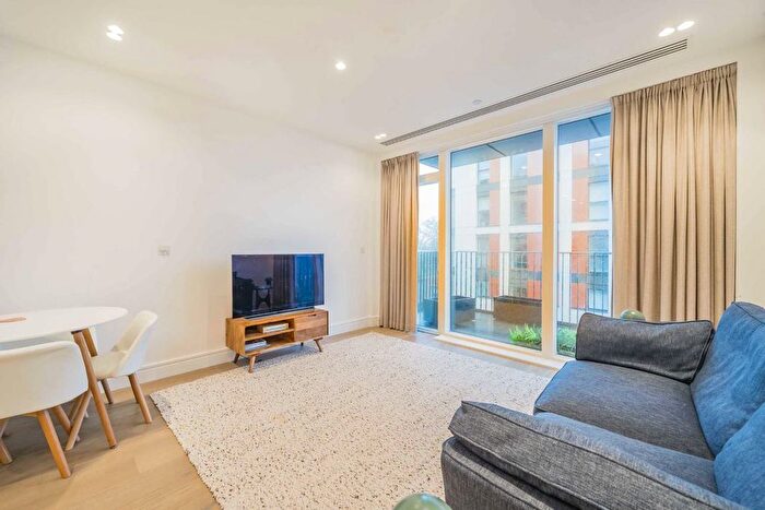 1 Bedroom Flat To Rent In Essex Place, Chiswick, W4