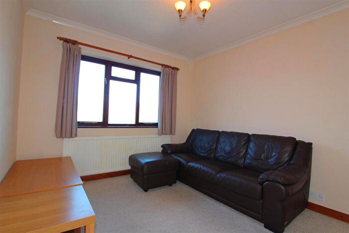 1 Bedroom Apartment To Rent In Penyston Road, Maidenhead, SL6