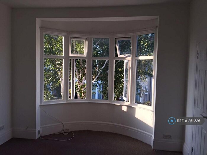 1 Bedroom Flat To Rent In North Avenue, Southend-On-Sea, SS2